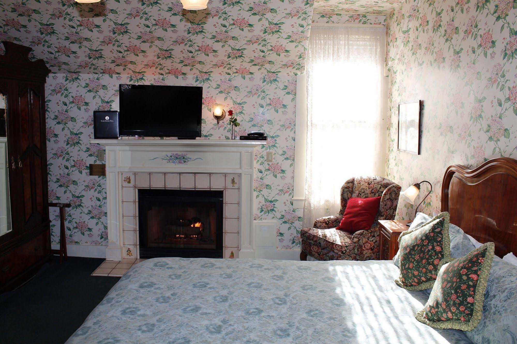 Gosby House Inn, A Four Sisters Inn Pacific Grove Bagian luar foto